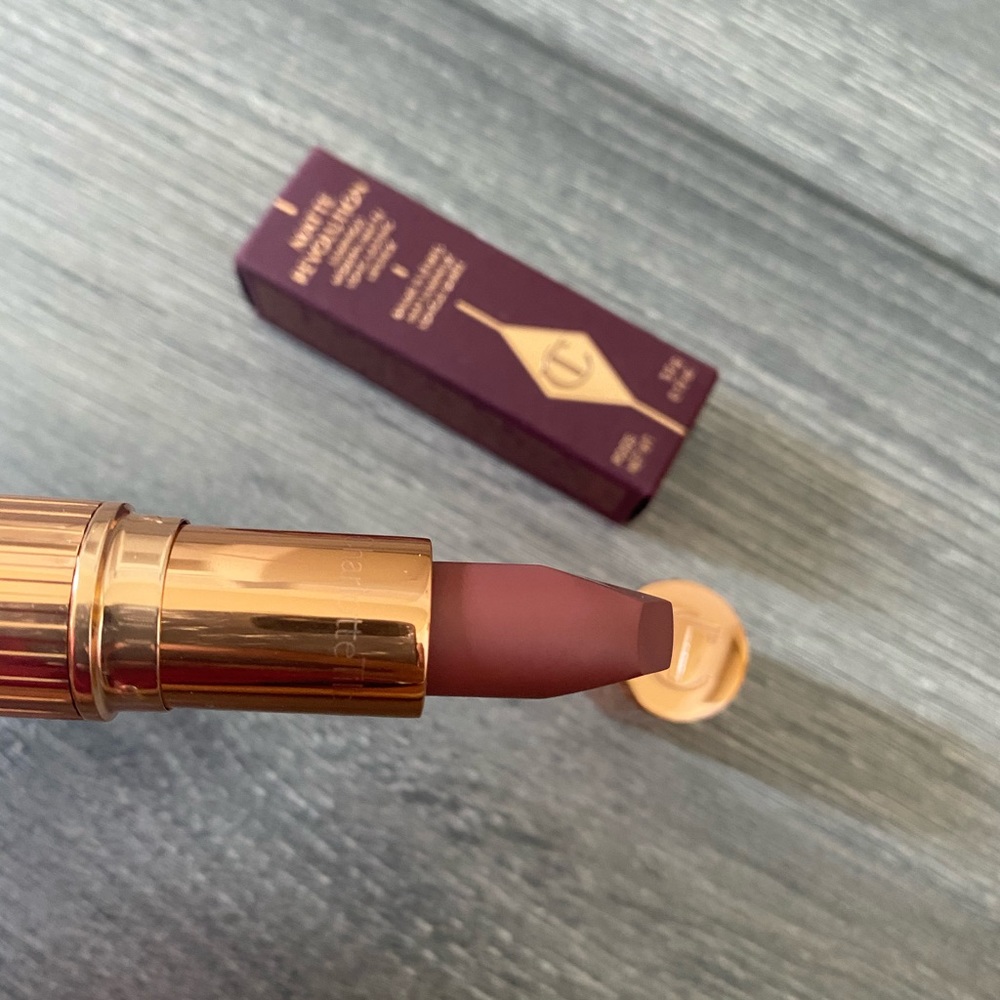 Charlotte Tilbury Very Victoria